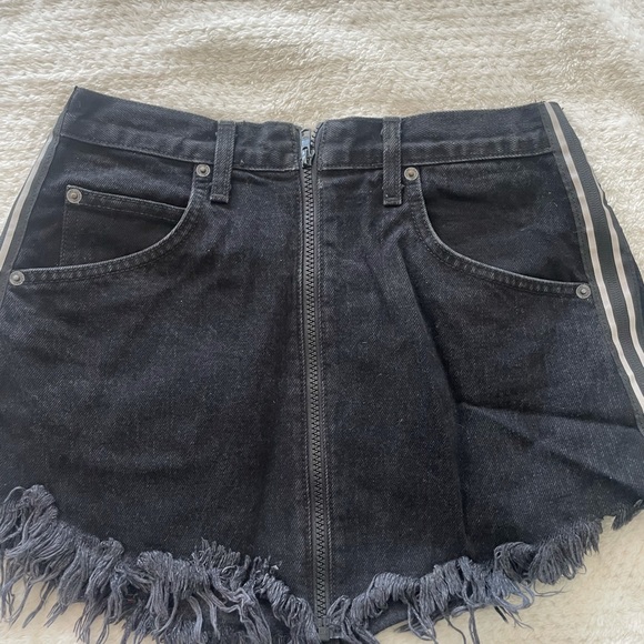 Carmar denim skirt black size 26 - Picture 4 of 4